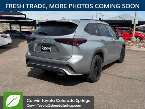 Used 2025 Toyota Highlander XSE image 3