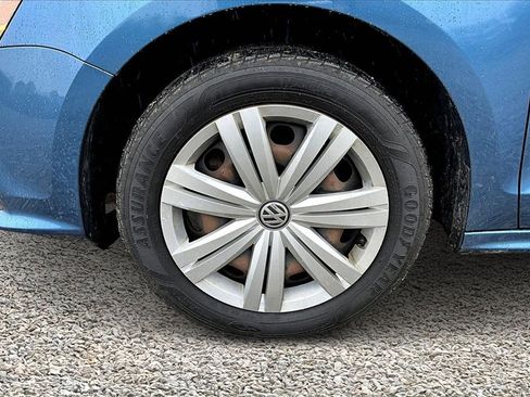 Used 2017 Volkswagen Jetta S w/ Jetta S Cold Weather Package image 7