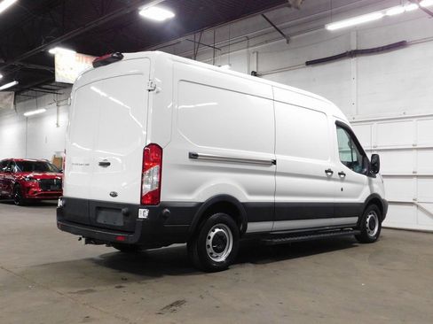 Used 2019 Ford Transit 250 148 Medium Roof image 7