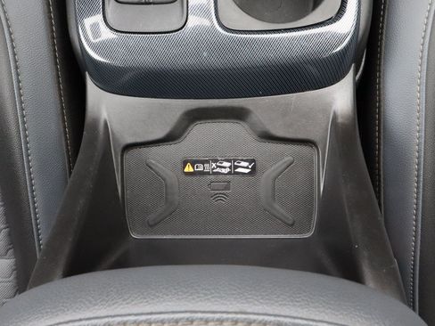 Used 2022 Chevrolet Colorado Z71 AWD/4WD image 19