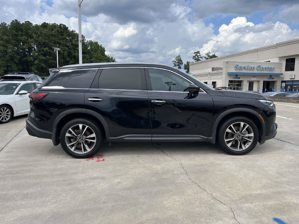 Used 2025 INFINITI QX60 Luxe FWD image 2