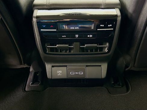 Used 2023 Acura MDX SH-AWD image 26