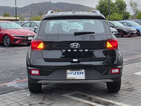 New 2025 Hyundai Venue SEL image 6