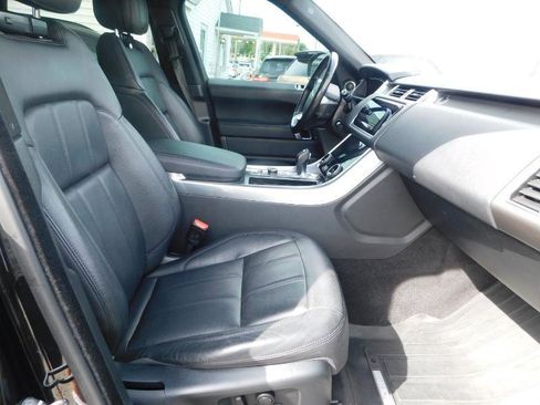 Used 2018 Land Rover Range Rover Sport SE AWD/4WD image 4