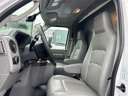 Used 2024 Ford E-450 and Econoline 450 Super Duty w/ Driver's Safety Package image 14