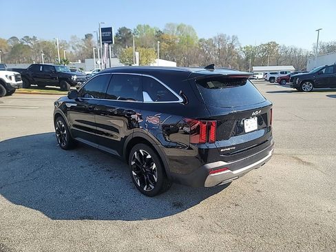 Certified 2025 Kia Sorento SX image 5