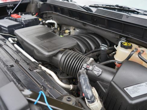 Used 2020 Chevrolet Silverado 1500 LT AWD/4WD image 11