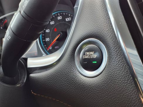 Used 2021 Chevrolet Traverse LT FWD image 10