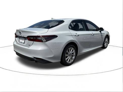Used 2023 Toyota Camry LE FWD image 3