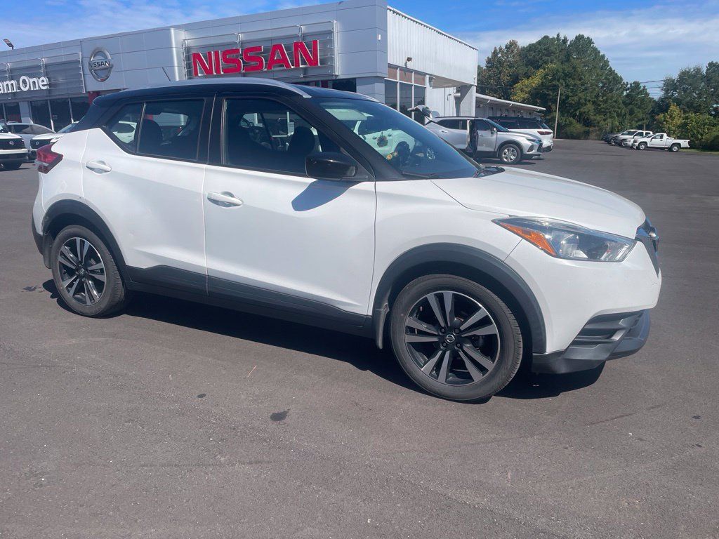 Used 2020 Nissan Kicks SV FWD image 1
