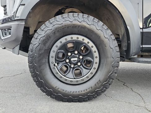 Used 2023 Ford F150 Raptor w/ Raptor Carbon Fibre Package image 14