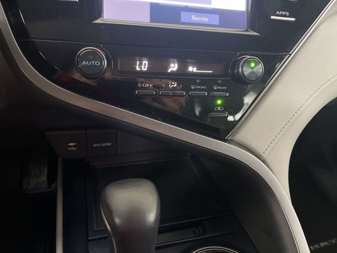 Used 2019 Toyota Camry SE w/ Carpet Mat Package FWD image 66