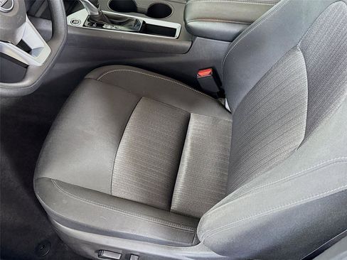 Used 2025 Nissan Altima 2.5 SV FWD image 12