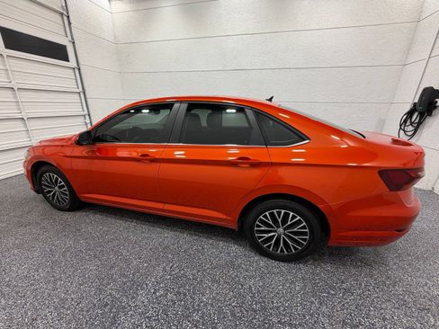Used 2019 Volkswagen Jetta SE FWD image 3