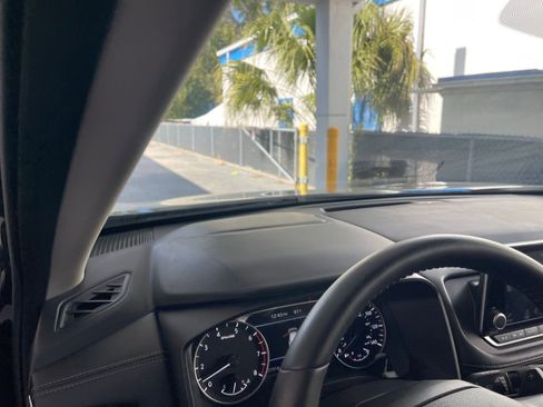 Used 2025 Nissan Rogue SV image 35