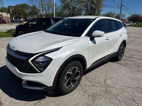 Certified 2023 Kia Sportage LX image 3