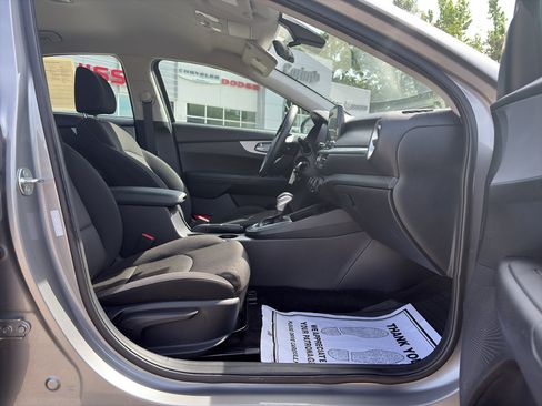 Used 2024 Kia Forte LXS FWD image 16