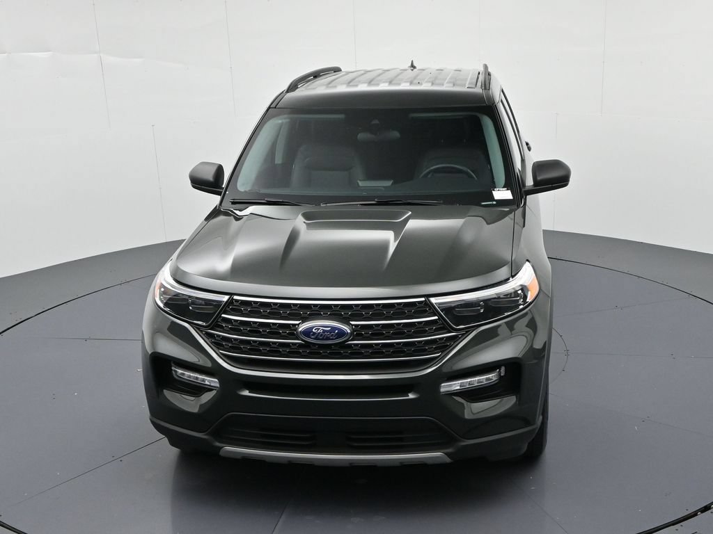 Used 2024 Ford Explorer XLT w/ Equipment Group 202A AWD/4WD image 17