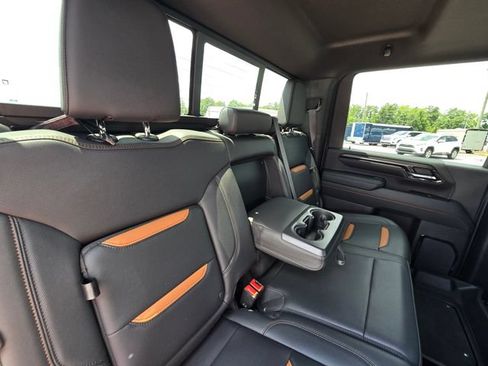 Used 2024 GMC Sierra 2500 AT4 w/ AT4 Premium Plus Package AWD/4WD image 16
