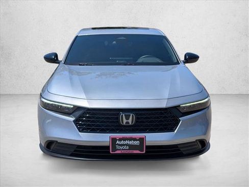 Used 2025 Honda Accord Sport image 2