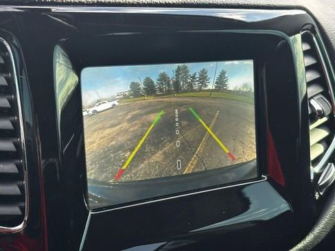 Used 2019 Jeep Compass Latitude FWD image 22
