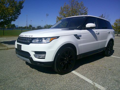Used 2016 Land Rover Range Rover Sport HSE image 10