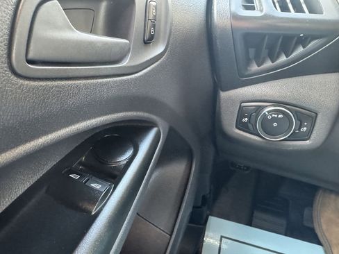 Used 2018 Ford Transit Connect XL image 12