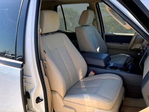 Used 2008 Ford Expedition XLT image 25
