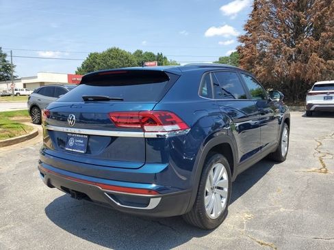 Certified 2023 Volkswagen Atlas Cross Sport SE w/ Panoramic Sunroof Package FWD image 4