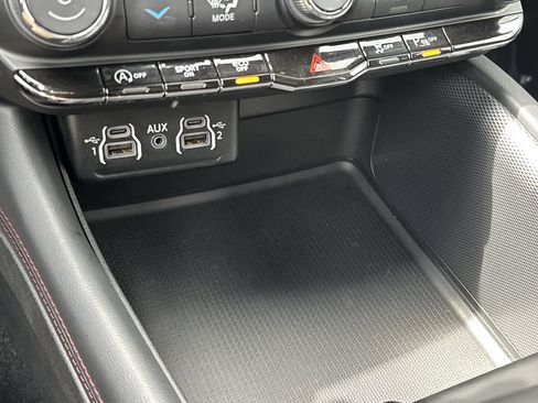 Used 2025 Dodge Durango GT AWD/4WD image 25