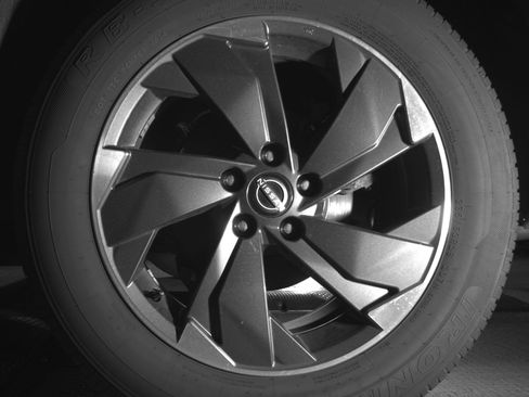 Used 2025 Nissan Rogue SV image 14