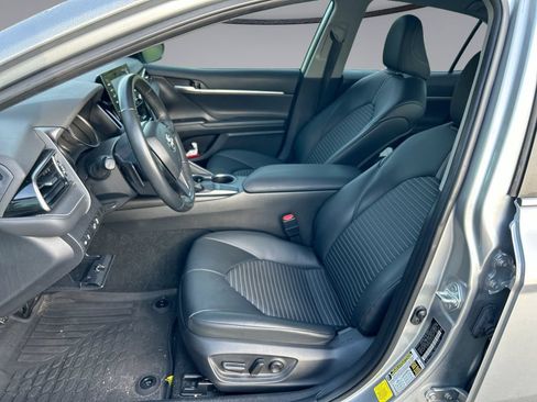 Used 2023 Toyota Camry SE w/ Convenience Package FWD image 11