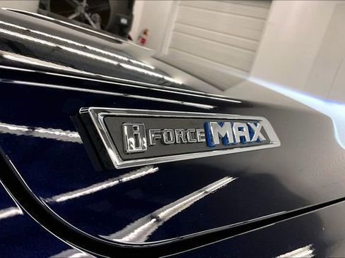 Used 2025 Toyota Tundra Limited image 36