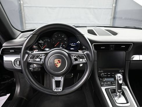 Certified 2017 Porsche 911 Targa 4 AWD/4WD image 19