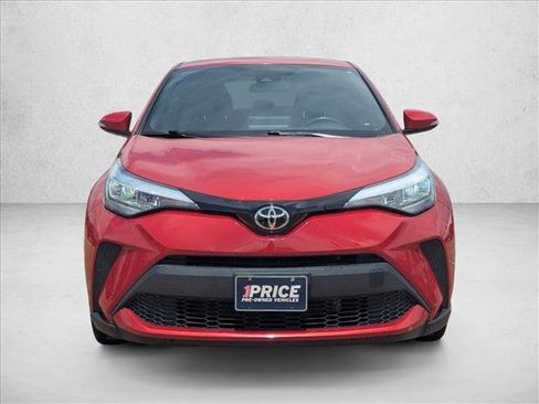 Used 2022 Toyota C-HR XLE FWD image 2