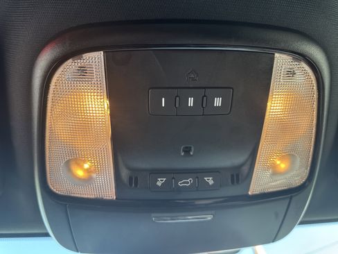 Used 2025 Dodge Durango GT RWD image 26