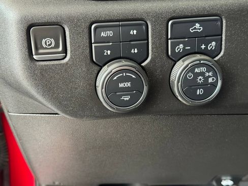Used 2022 Chevrolet Silverado 1500 RST AWD/4WD image 36