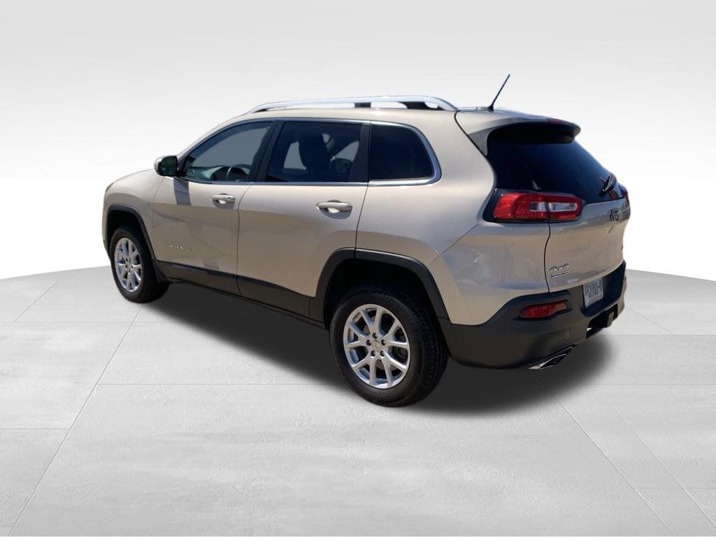 Used 2015 Jeep Cherokee Latitude w/ Comfort/Convenience Group AWD/4WD image 25