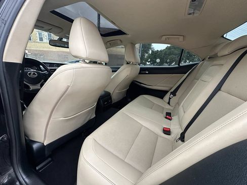 Used 2016 Lexus IS 300 AWD image 37