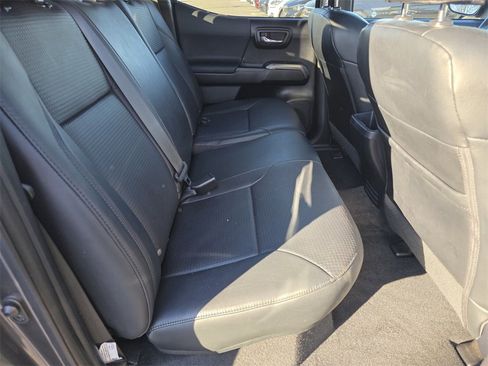 Used 2019 Toyota Tacoma Limited image 13