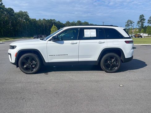 Used 2026 Jeep Grand Cherokee Limited w/ Limited Altitude Package RWD image 5