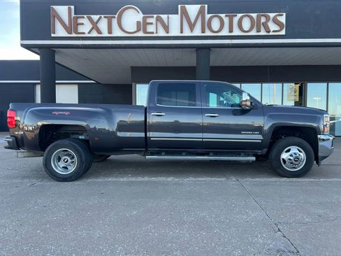Used 2015 Chevrolet Silverado 3500 LTZ w/ Duramax Plus Package image 10