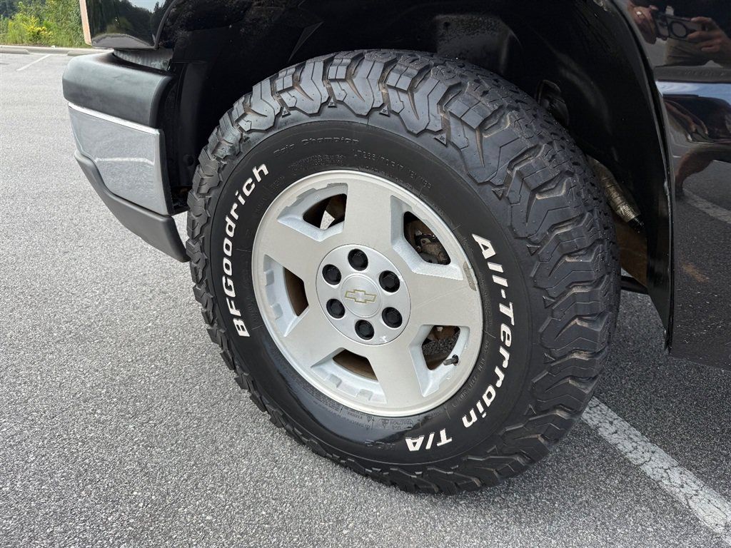 Used 2003 Chevrolet Silverado 1500 LS w/ Off-Road Package AWD/4WD image 10