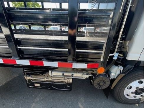 Used 2023 Isuzu NPR RWD image 6