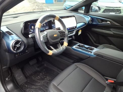 New 2026 Chevrolet Equinox EV LT image 12