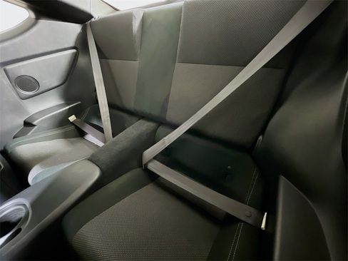 Certified 2017 Toyota 86 Base image 22