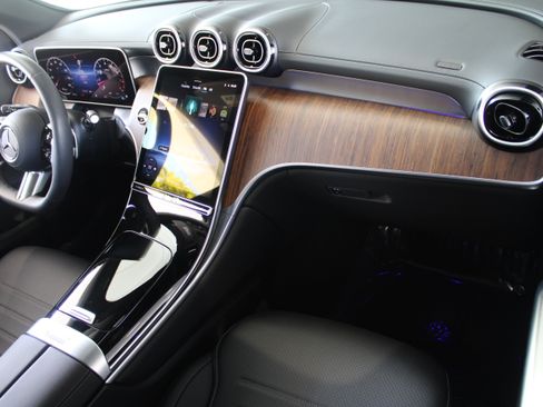 Used 2026 Mercedes-Benz GLC 300 4MATIC image 22