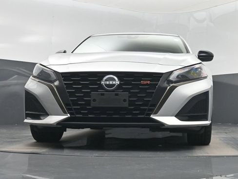 Used 2023 Nissan Altima 2.5 SR FWD image 31