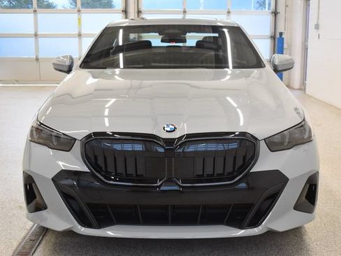 New 2027 BMW 530i xDrive w/ M Sport Package AWD/4WD image 3