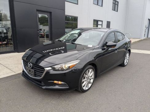 Used 2017 MAZDA MAZDA3 Touring w/ Popular Equipment Package FWD image 2
